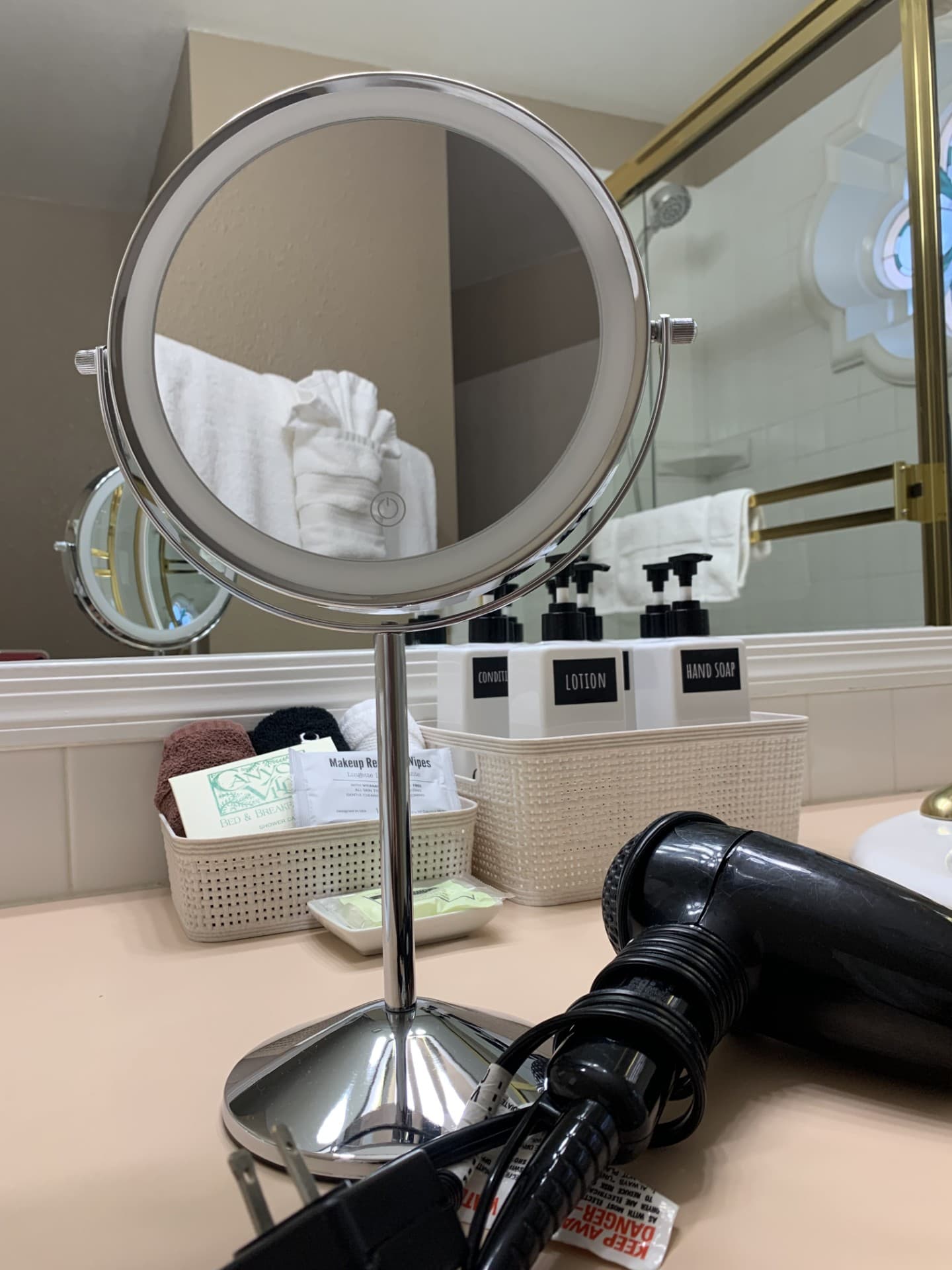 Hairdryer, Make up mirror, Beauty needs