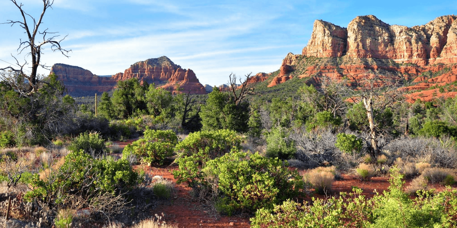 Giant rocks and mesa plain in Sedona Arizona