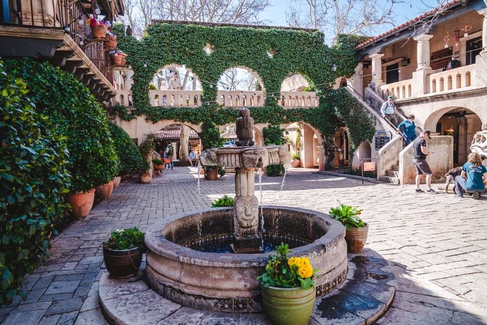 Tlaquepaque Restaurants and other things to do at this arts and shopping village 